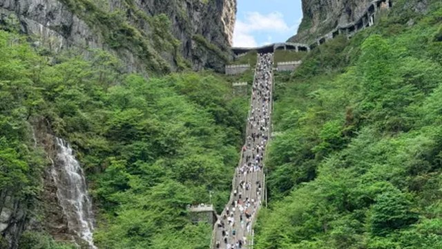 Five-Star Zhangjiajie · 5 Days 4 Nights with Fenghuang Ancient Town (Tianmen Mountain + Zhangjiajie National Forest Park + Huanglong Cave + Fenghuang)