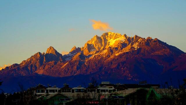 Kunming-Dali-Lijiang-Shangri-La · Yunnan Classic 8 Days 7 Nights (Stone Forest + Erhai Lake + Jade Dragon Snow Mountain + Potatso + Songzanlin Monastery + Tiger Leaping Gorge)