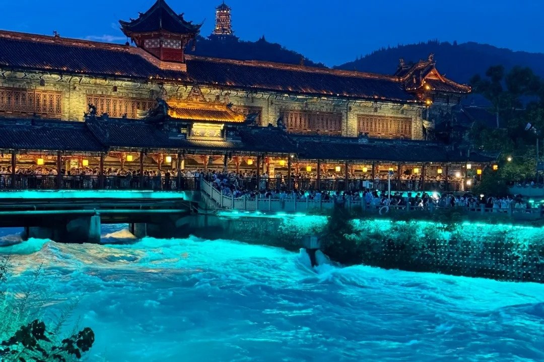 Chengdu → hotel pick-up → Panda Valley → Dujiangyan → Chengdu hotel
