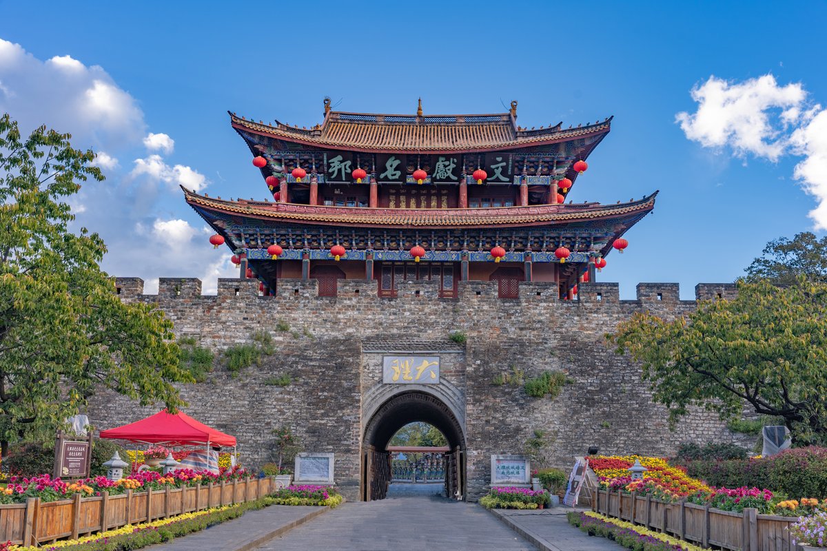 A slow cultural day at Dali → Lijiang | Dali Old Town, Xizhou, Panxi S-bend | Overnight in Lijiang