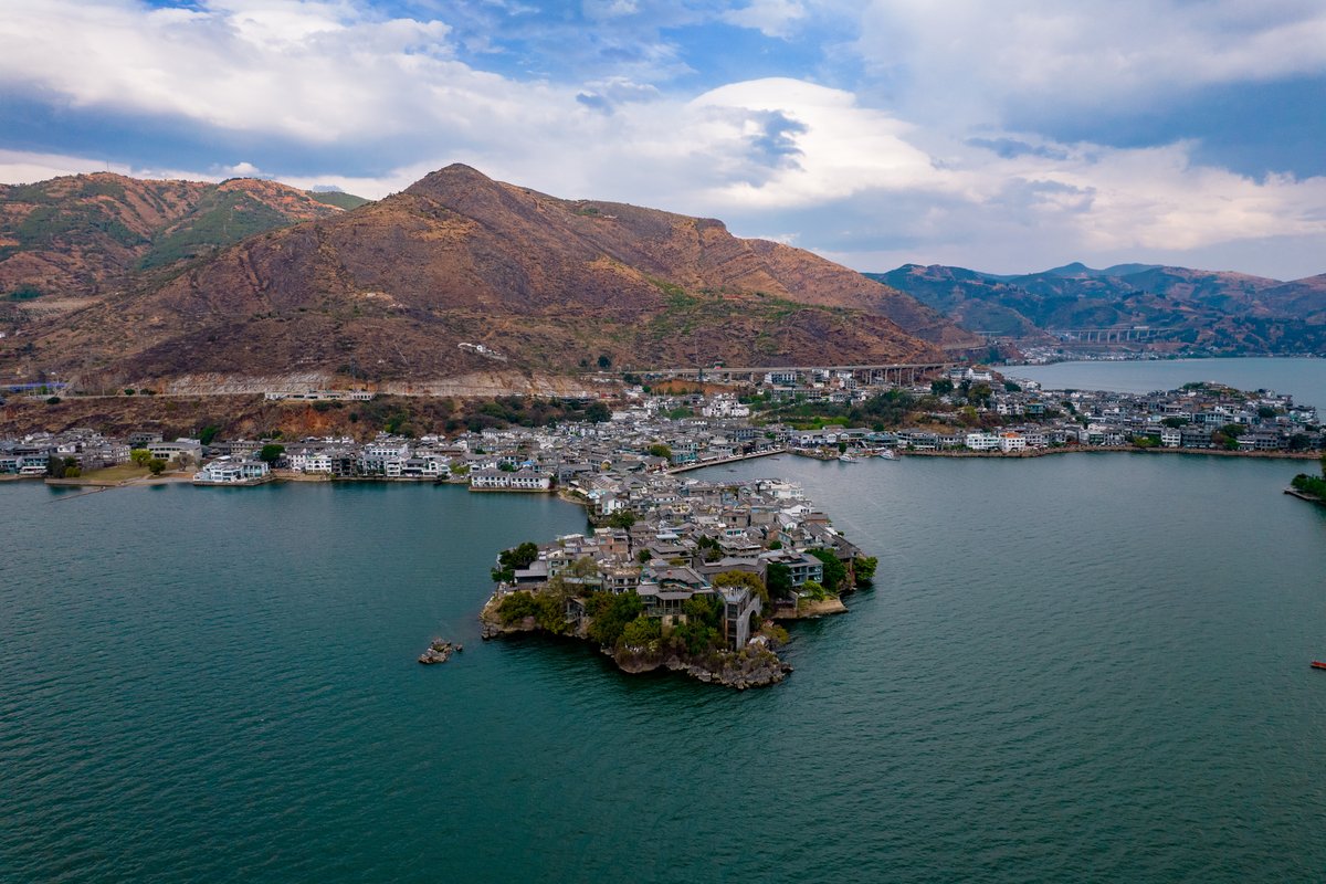The full loop around Erhai at Dali | Shuanglang Old Town → Wenbi Village → Jinsuo Island → Lixiangbang | Overnight in Dali