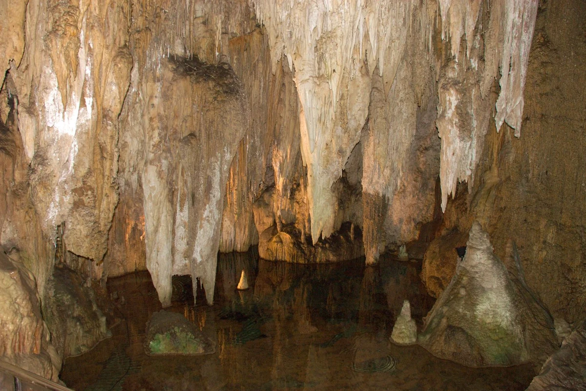 Furong River cruise → Furong Cave → Xiannv Mountain