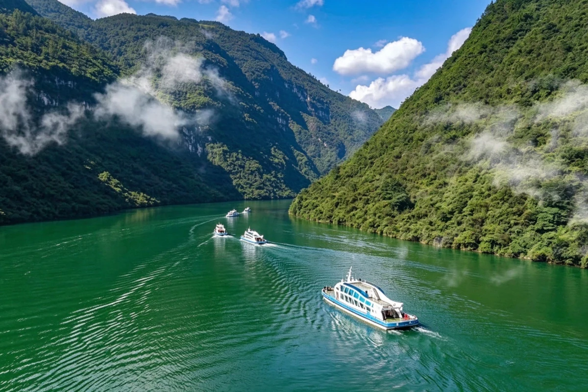 Furong River cruise → Furong Cave → Xiannv Mountain