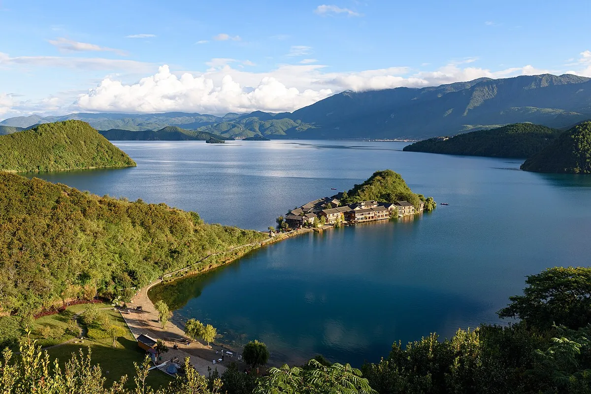 Dali → Lugu Lake | East Shore Road and a Mosuo Bonfire
