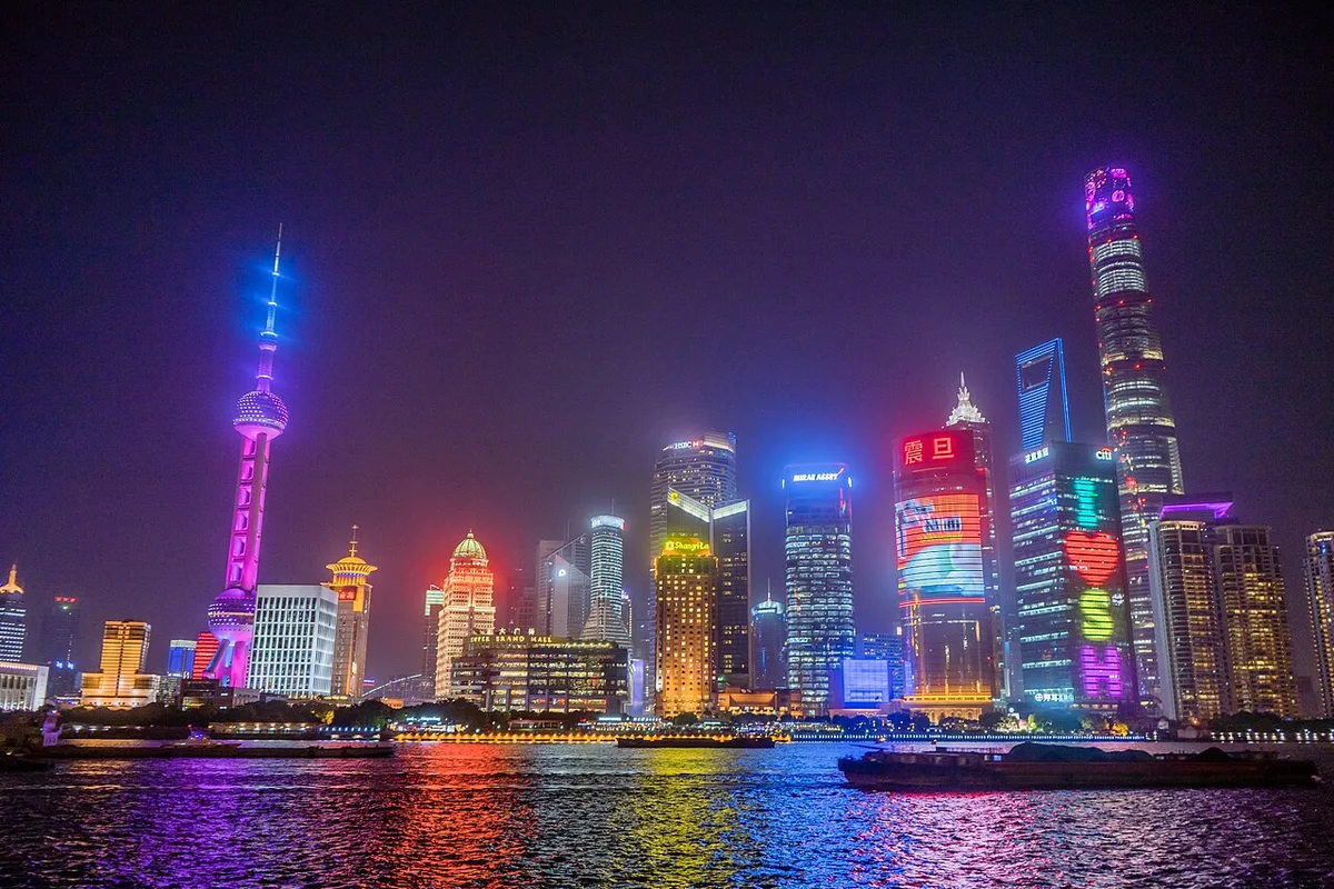 Nanjing Road → Oriental Pearl Tower (exterior) → Lujiazui → City God Temple → the Bund (overnight: Shanghai)