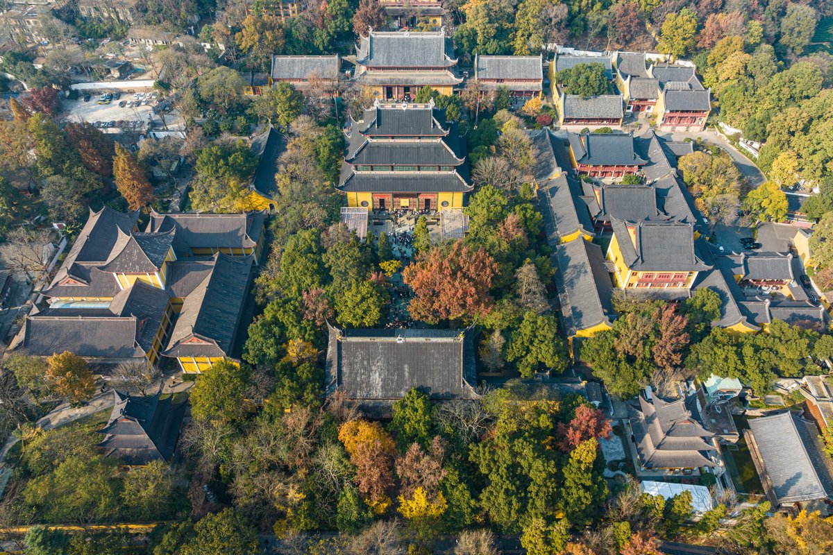 Ten Scenes of West Lake → Feilai Peak → Lingyin Temple → Hefang Street (overnight: Hangzhou)