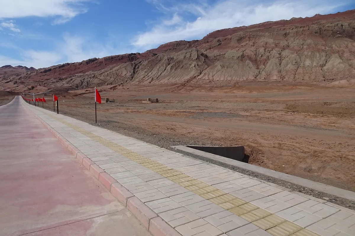 Urumqi → Turpan | Flaming Mountains and Thousand Buddha Caves
