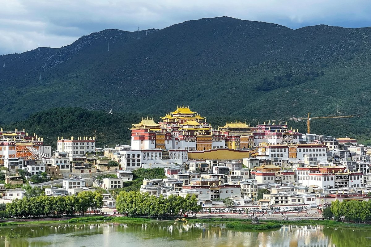 Tiger Leaping Gorge | Songzanlin Monastery and Dukezong