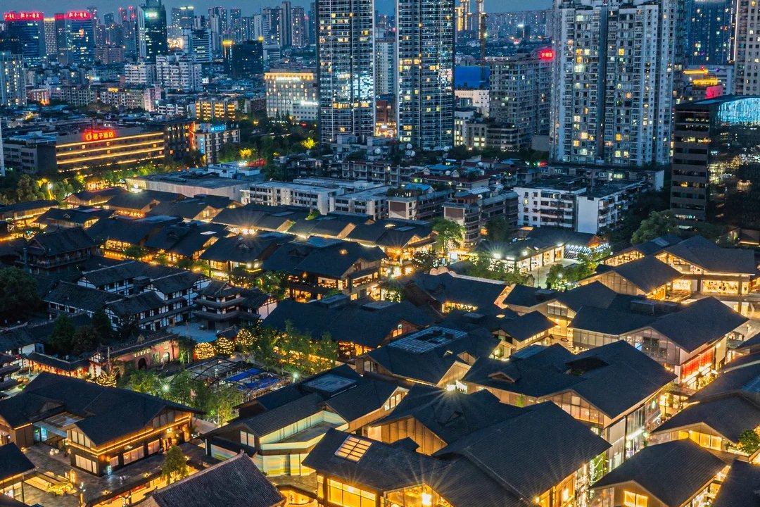 Chengdu → hotel pick-up → Sanxingdui → People's Park → Eastern Suburb Memory → Kuanzhai Alley → Taikoo Li → Jiuyan Bridge → Chengdu hotel