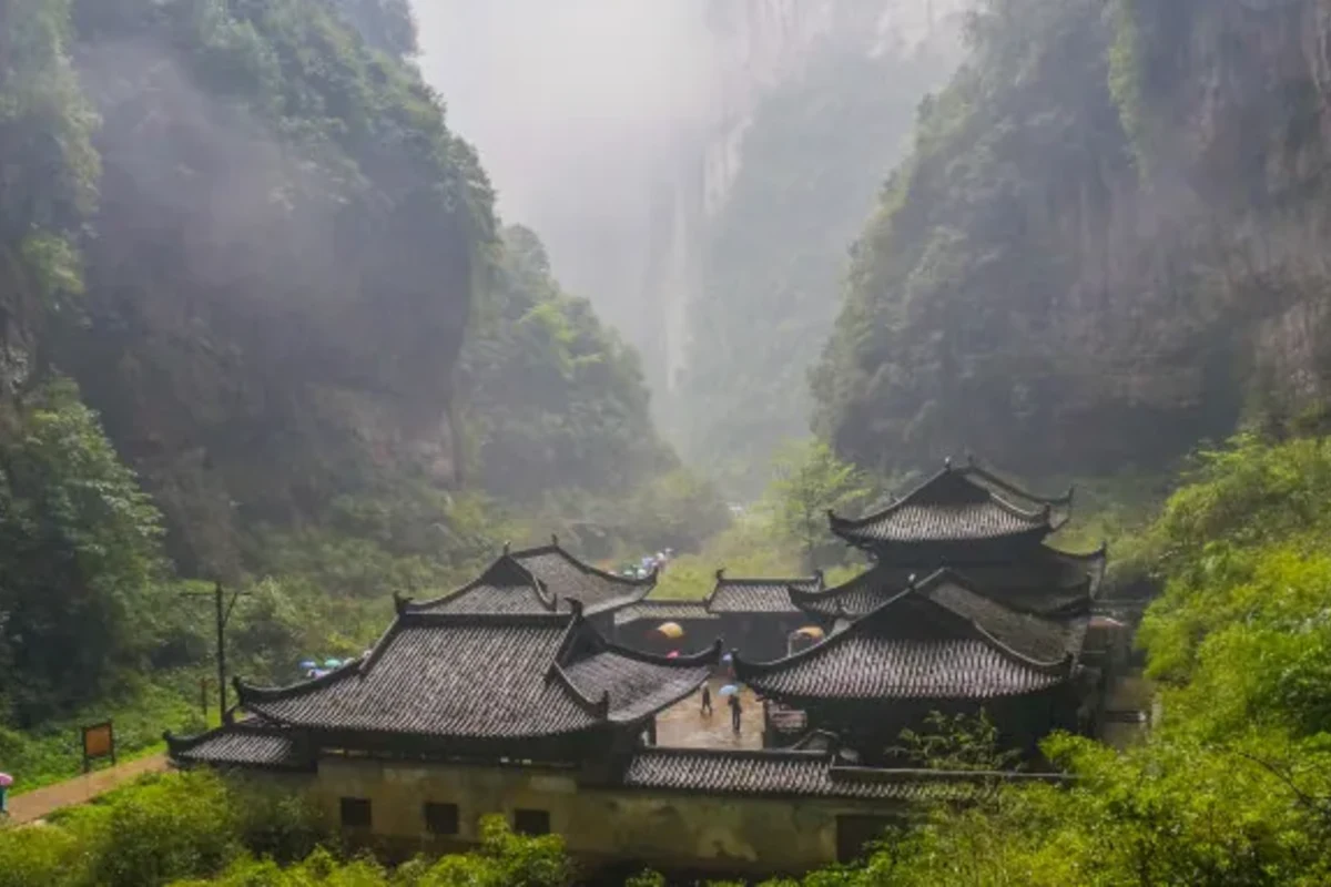 Wujiang Gallery viewpoint → Xiannv Mountain → Three Natural Bridges