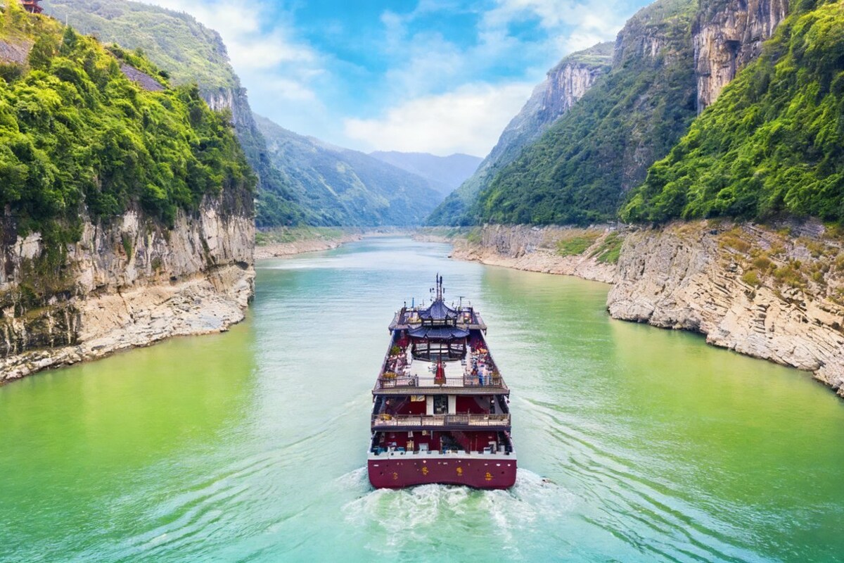 Wujiang Gallery viewpoint → Xiannv Mountain → Three Natural Bridges