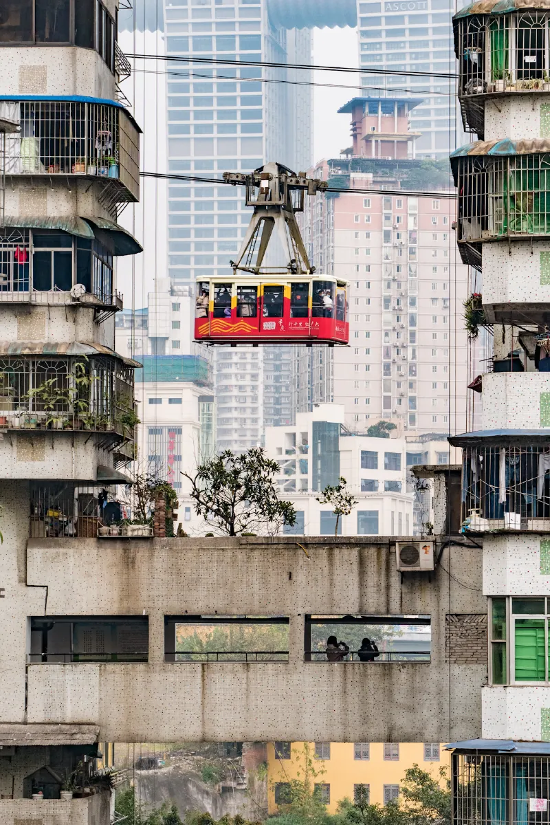 Explore the three-dimensional eight-dimensional dream city