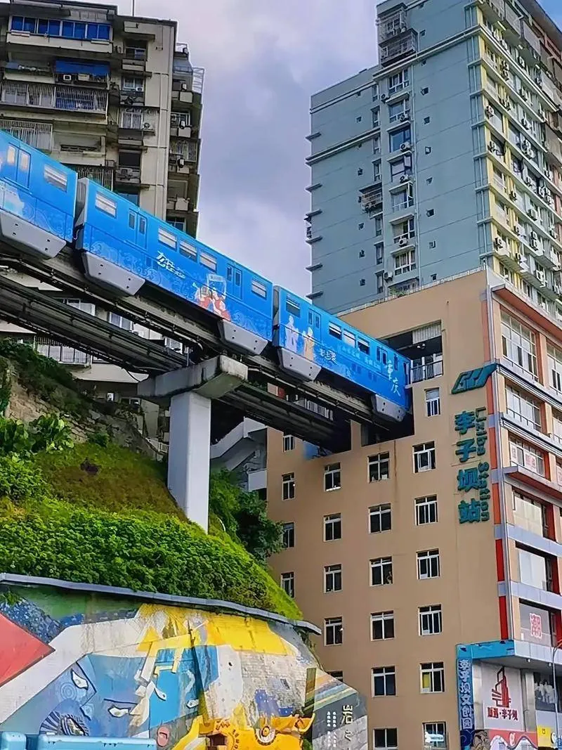 Explore the three-dimensional eight-dimensional dream city