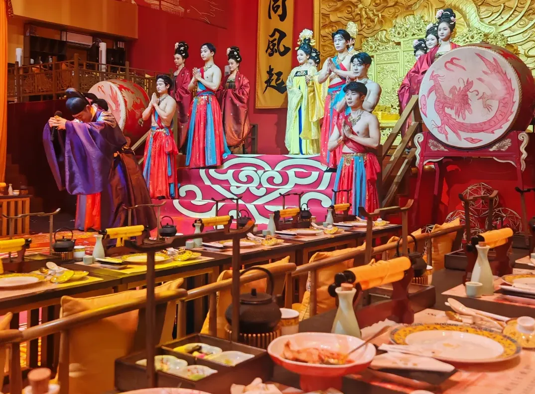 Dazu Rock Carvings (Baoding Mountain + guided commentary + Beishan) → Changzhou Old Town → Qingyu banquet