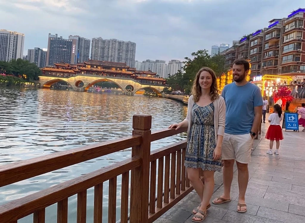 Feel Chengdu's night life