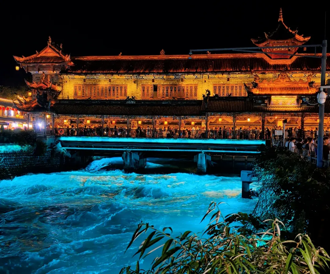 The South Bridge blue tears — a river of blue stars on the Minjiang