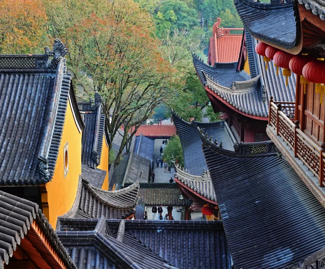 The foremost Zen temple of Jiangnan, seventeen hundred years of unbroken incense