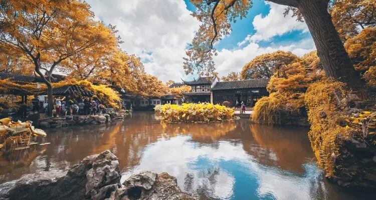 Witness the unique spatial design of Chinese gardens
