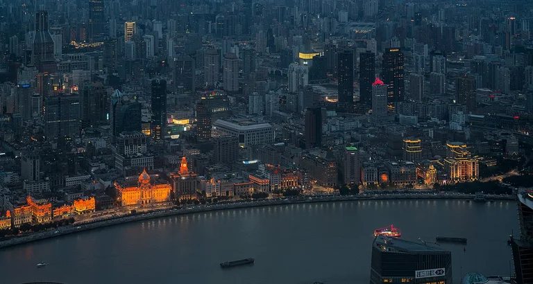 Travel through time to the Bund's legendary landmarks