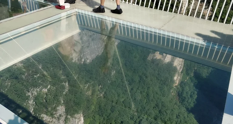 Challenge yourself on the Grand Canyon Glass Bridge