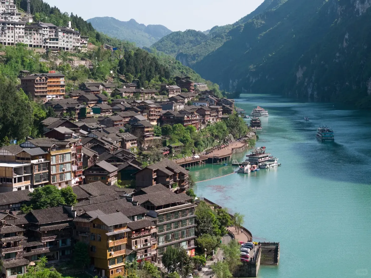 Stilt houses on the cliff — an architectural marvel on a sheer face