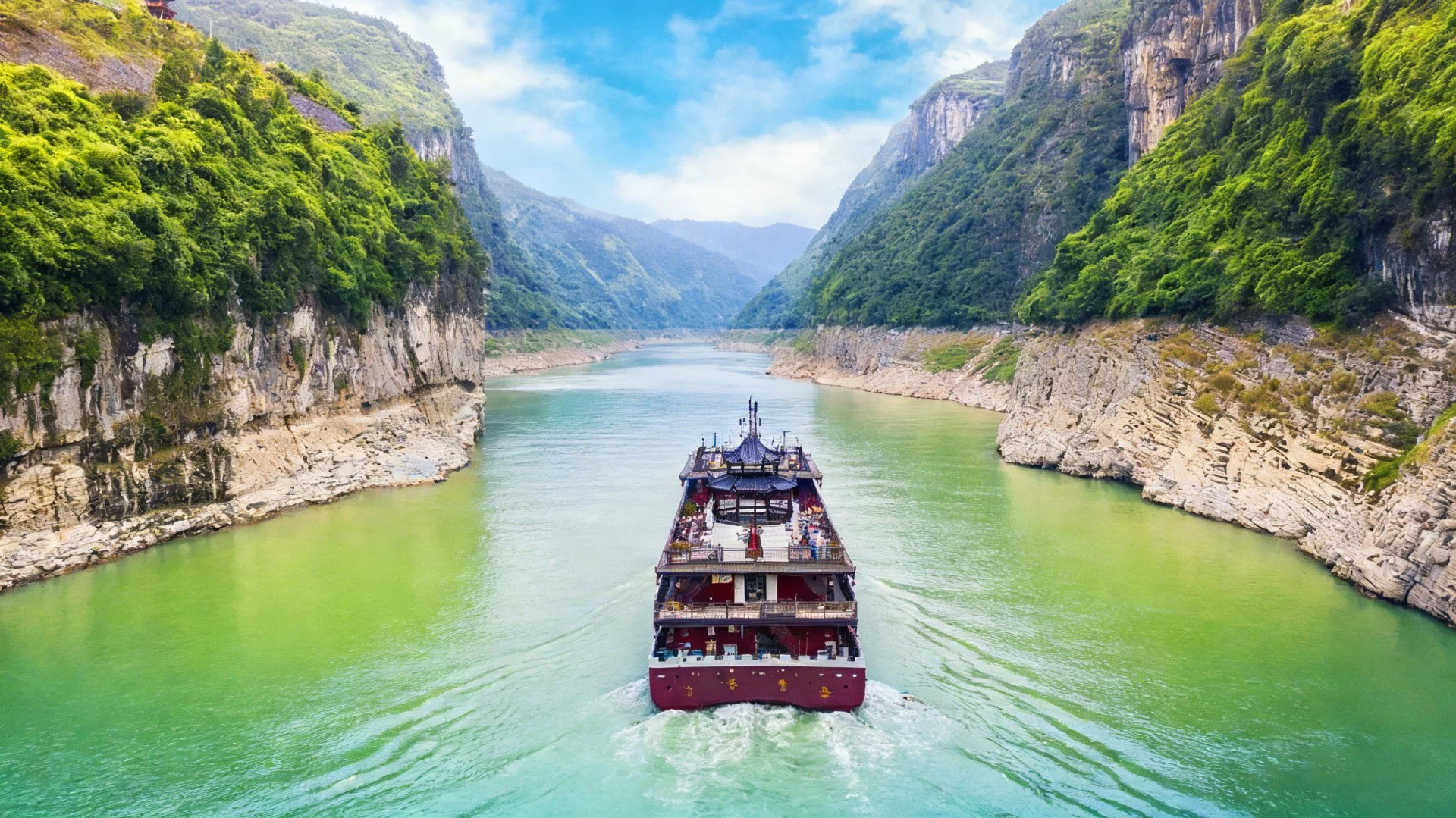 Cruise the emerald-green Wujiang Gallery