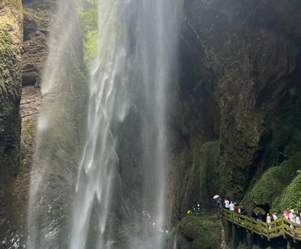 The Milky Way Waterfall, soul of the rift