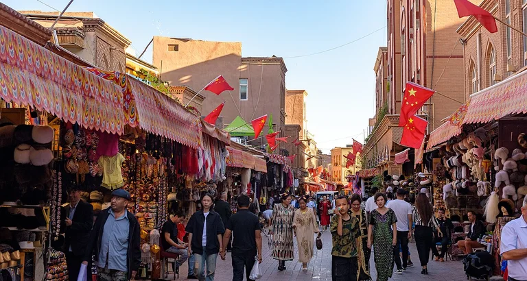 Feel the exotic atmosphere of Kashgar, China's westernmost city