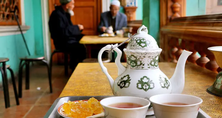 Share a Xinjiang afternoon tea with the locals