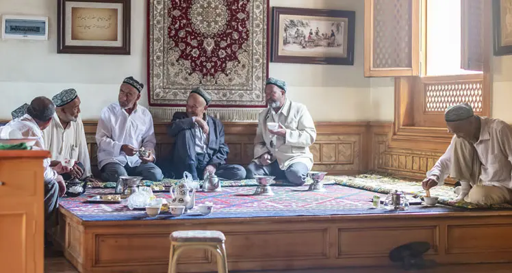 Share a Xinjiang afternoon tea with the locals