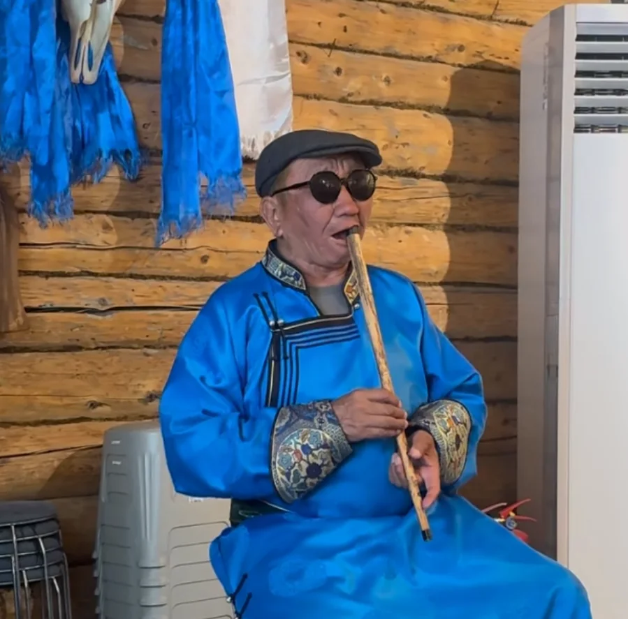 Tuva Suor and Dombra — Music in a Snow-Village Cabin