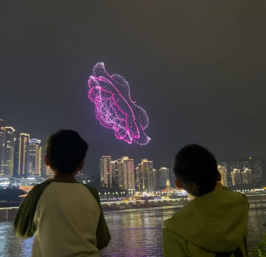 A city painted in the sky — Chongqing's most romantic way to open the night