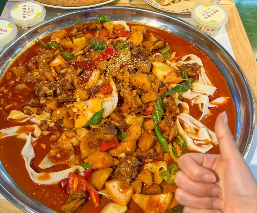 The star of the Xinjiang table — and the belt noodles are the soul