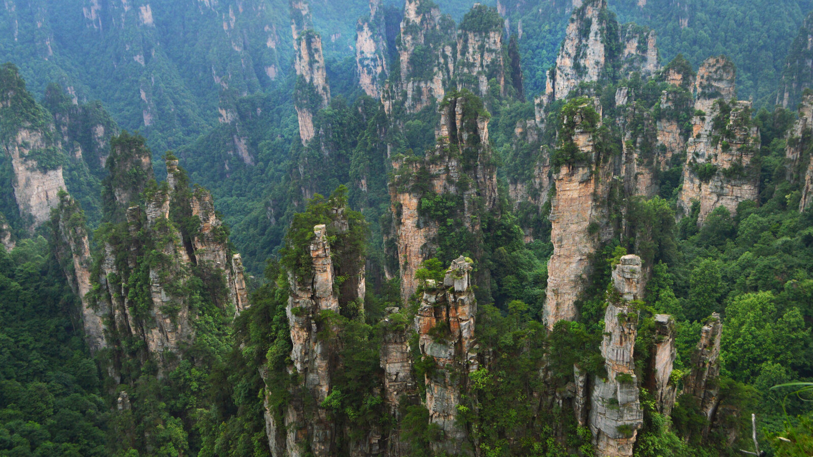 A Guide to Zhangjiajie's Main Sights: Tianmen Mountain, Wulingyuan and Fenghuang