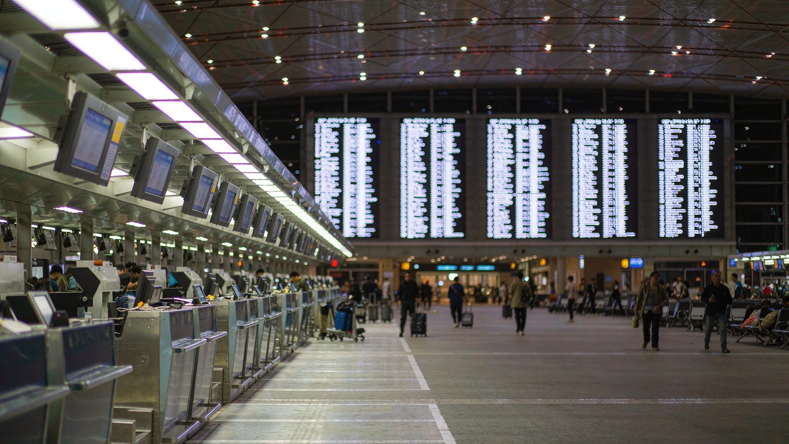 Leaving China in 2026: New Exit Rules, Customs Declaration and Tax Refunds