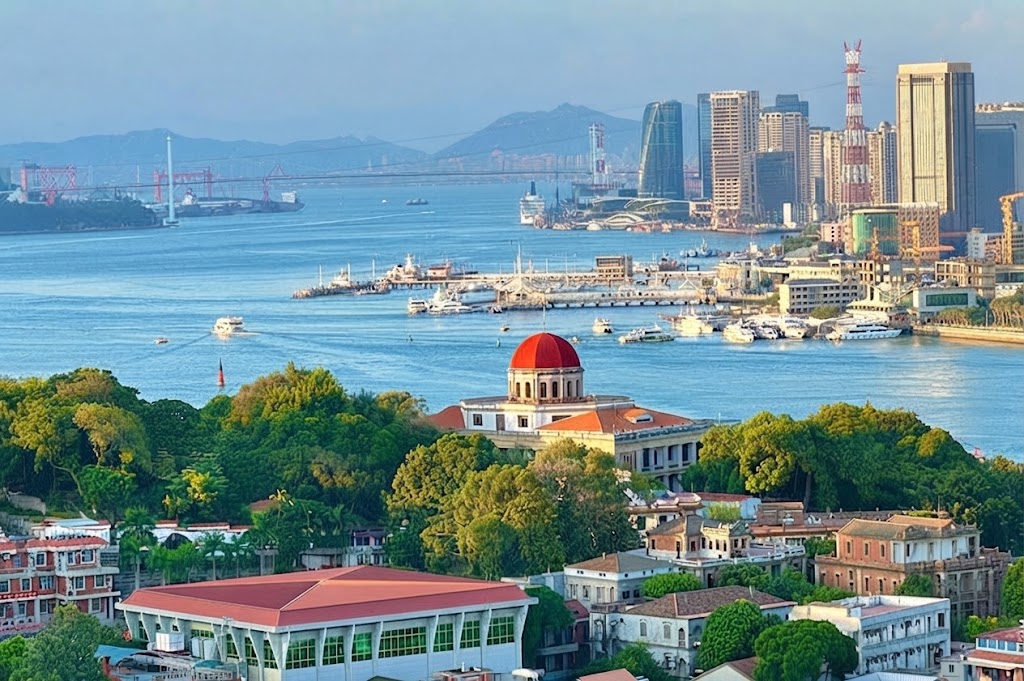 Xiamen — Garden on the Sea · City of Pianos